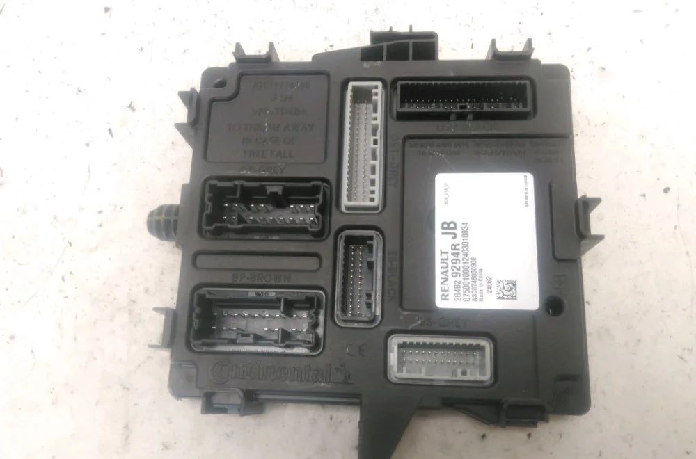Platine fusible habitacle Renault ARKANA I (LCM_, LDN_) 1.6 e-tech 145 (ldmu) (2020) 5 portes occasion