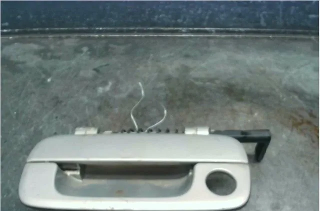Poignee ext hayon Citroën BERLINGO - BERLINGO FIRST Monospace (MF_, GJK_, GFK_) 2.0 hdi 90 (mfrhy) (1999-2005) occasion