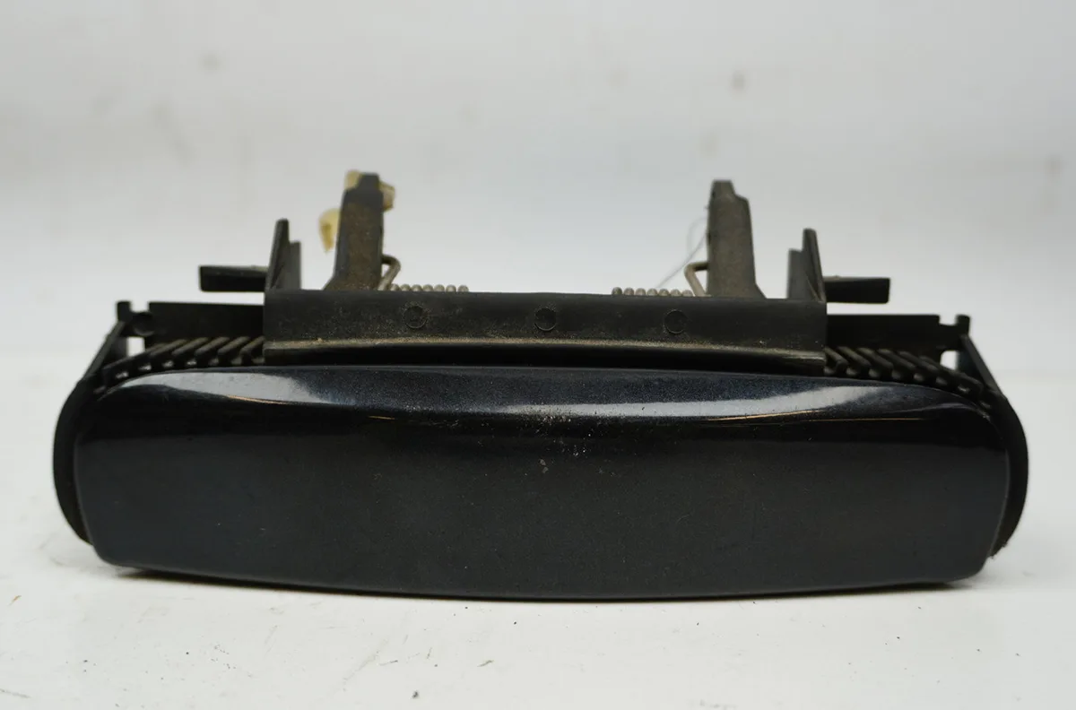 Poignee ext porte ard Audi A4 B7 Avant (8ED) 2.0 tdi 16v (2004-2008) occasion