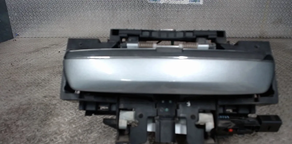 Poignee ext porte ard AUDI A8 2 A8 2 PHASE 1 occasion