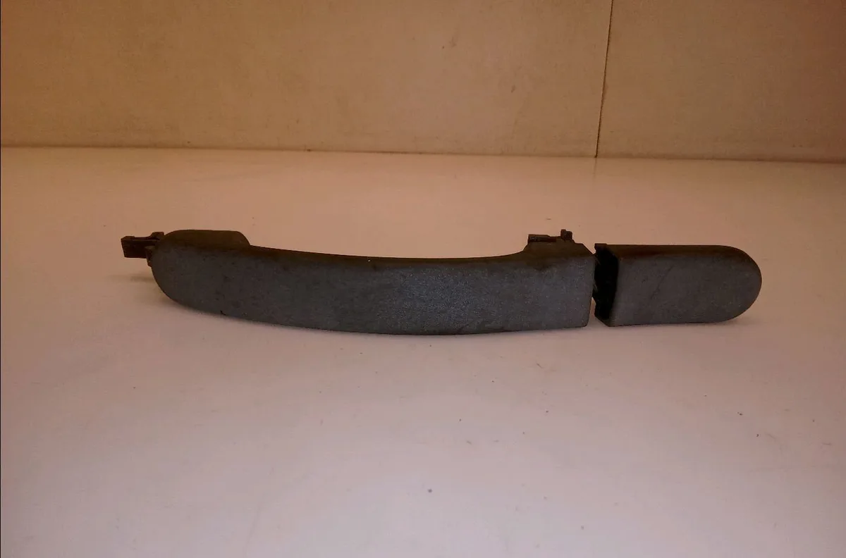 Poignee ext porte ard Ford FIESTA V (JH_, JD_) 1.4 tdci (2001-2008) 5 portes occasion