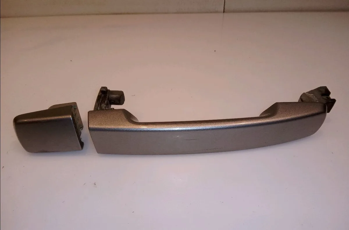 Poignee ext porte ard Nissan QASHQAI - QASHQAI 2 I (J10, NJ10, JJ10E) 2.0 dci (2007-2013) occasion