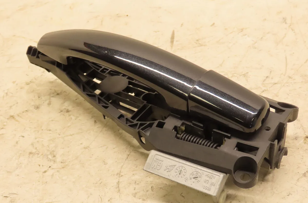 Poignee ext porte ard Opel CORSA E (X15) 1.3 cdti (08, 68) (2014) occasion