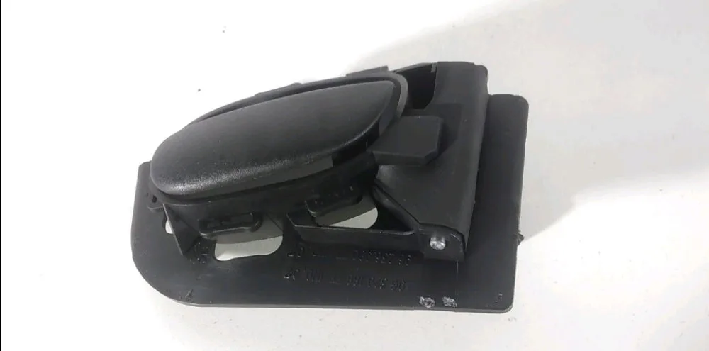 Poignee ext porte ard Peugeot 206 (2L_, 2M_) 1.1 (2009-2013) occasion