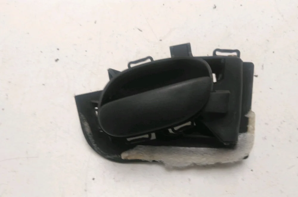Poignee ext porte ard Peugeot 206 3-5 portes (2A-C) 2.0 hdi 90 (1999-2009) 5 portes occasion