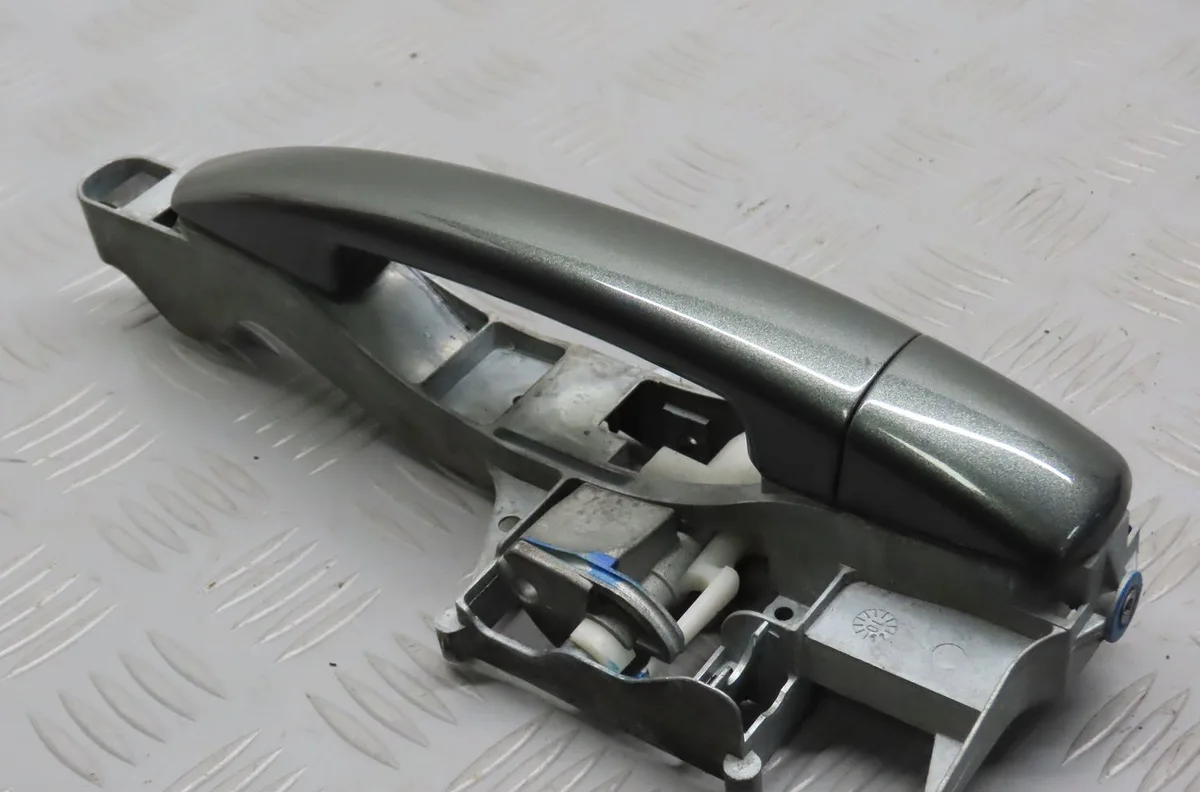 Poignee ext porte ard Peugeot 207 SW (WK_) 1.6 hdi (2007-2012) 5 portes occasion