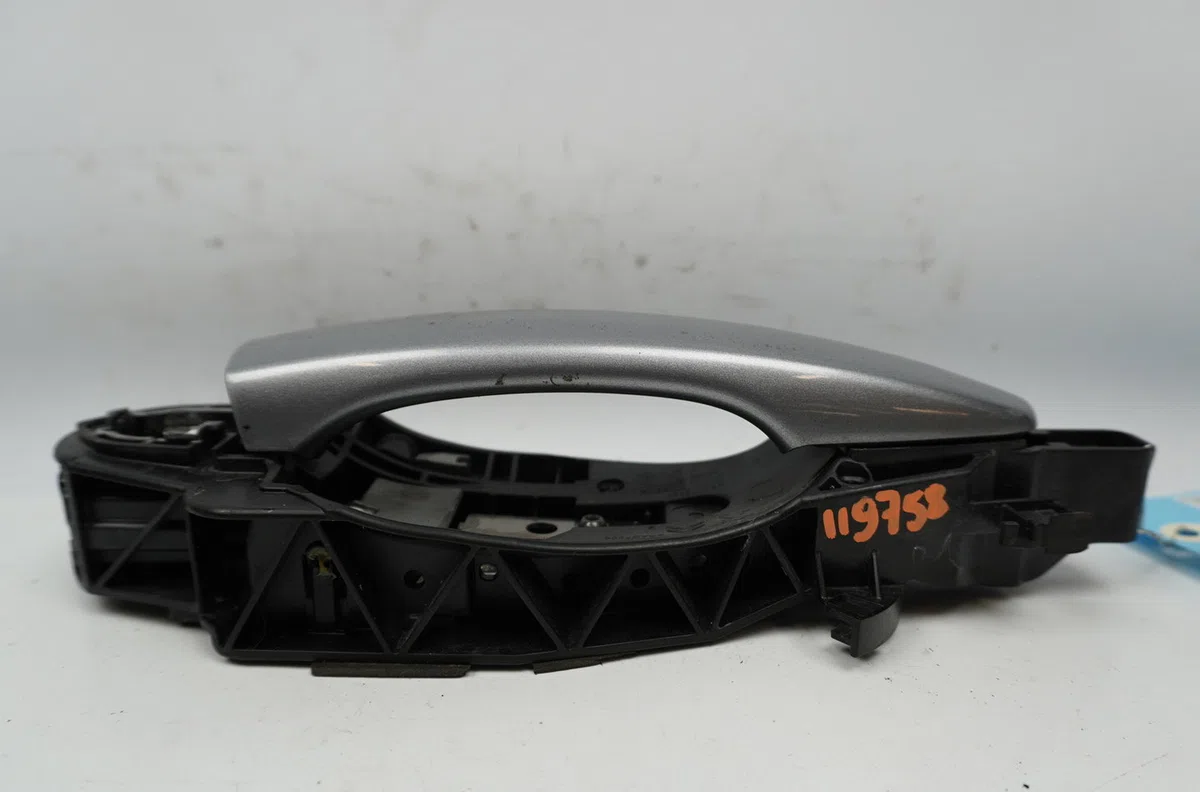 Poignee ext porte ard Peugeot 3008 SUV (MC_, MR_, MJ_, M4_) 1.2 thp- puretech 130 (mrhnsm, mrhnsu, mrhnsj, mrhnyw,... (2