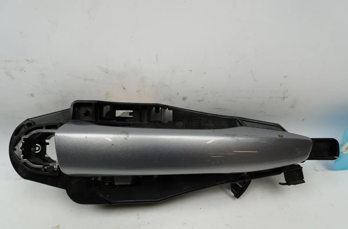 Poignee ext porte ard Peugeot 3008 SUV (MC_, MR_, MJ_, M4_) 1.2 thp- puretech 130 (mrhnsm, mrhnsu, mrhnsj, mrhnyw,... (2