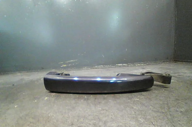 Poignee ext porte ard Peugeot 308 I (4A_, 4C_) 1.6 hdi (2007-2014) 5 portes occasion