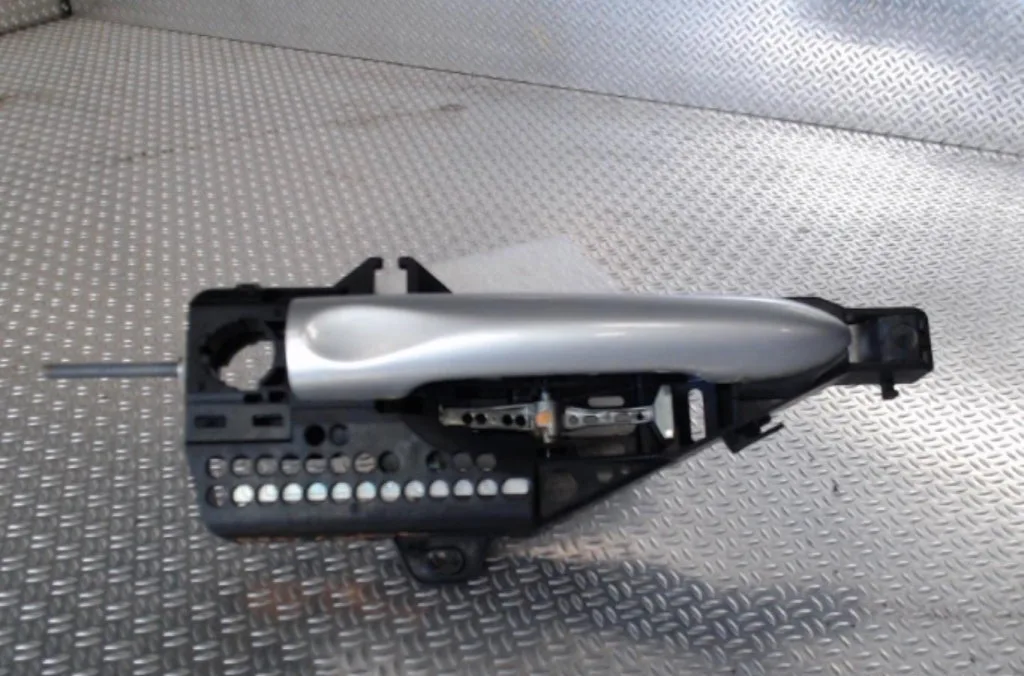 Poignee ext porte ard RENAULT CAPTUR 1 0 occasion