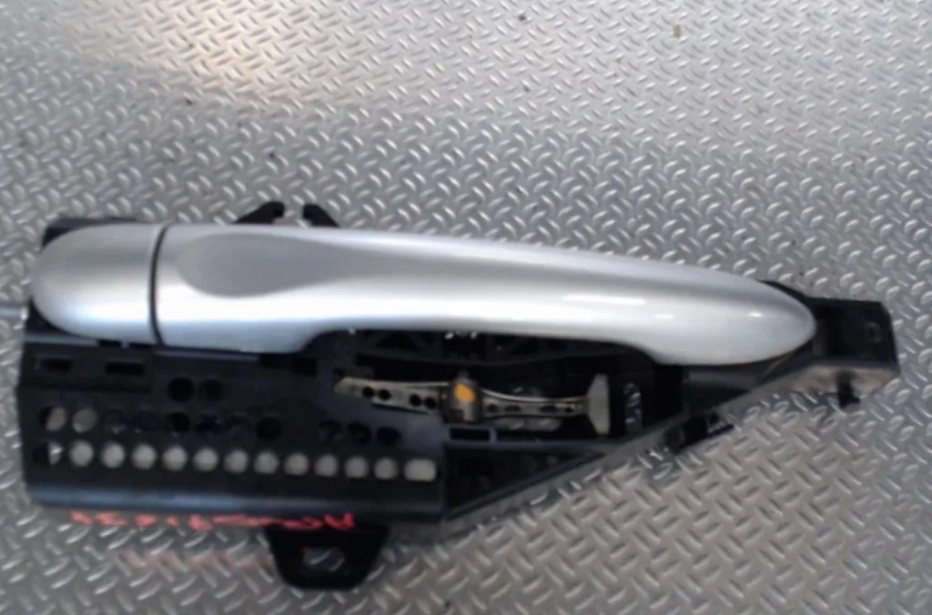 Poignee ext porte ard RENAULT CAPTUR 1 0 occasion