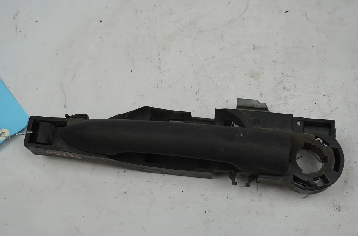Poignee ext porte ard Renault CLIO III (BR0-1, CR0-1) 1.5 dci (c-br0g, c-br1g) (2005-2012) 5 portes occasion