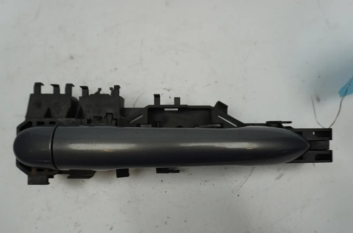 Poignee ext porte ard Renault MEGANE II (BM0-1_, CM0-1_) 1.5 dci (bm1e, cm1e) (2005-2008) occasion