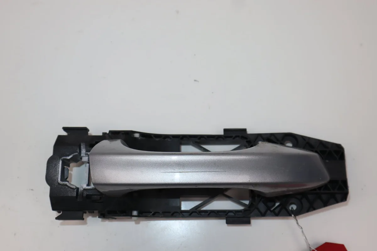 Poignee ext porte ard Seat LEON (5F1) 2.0 tdi (2012-2020) 5 portes occasion