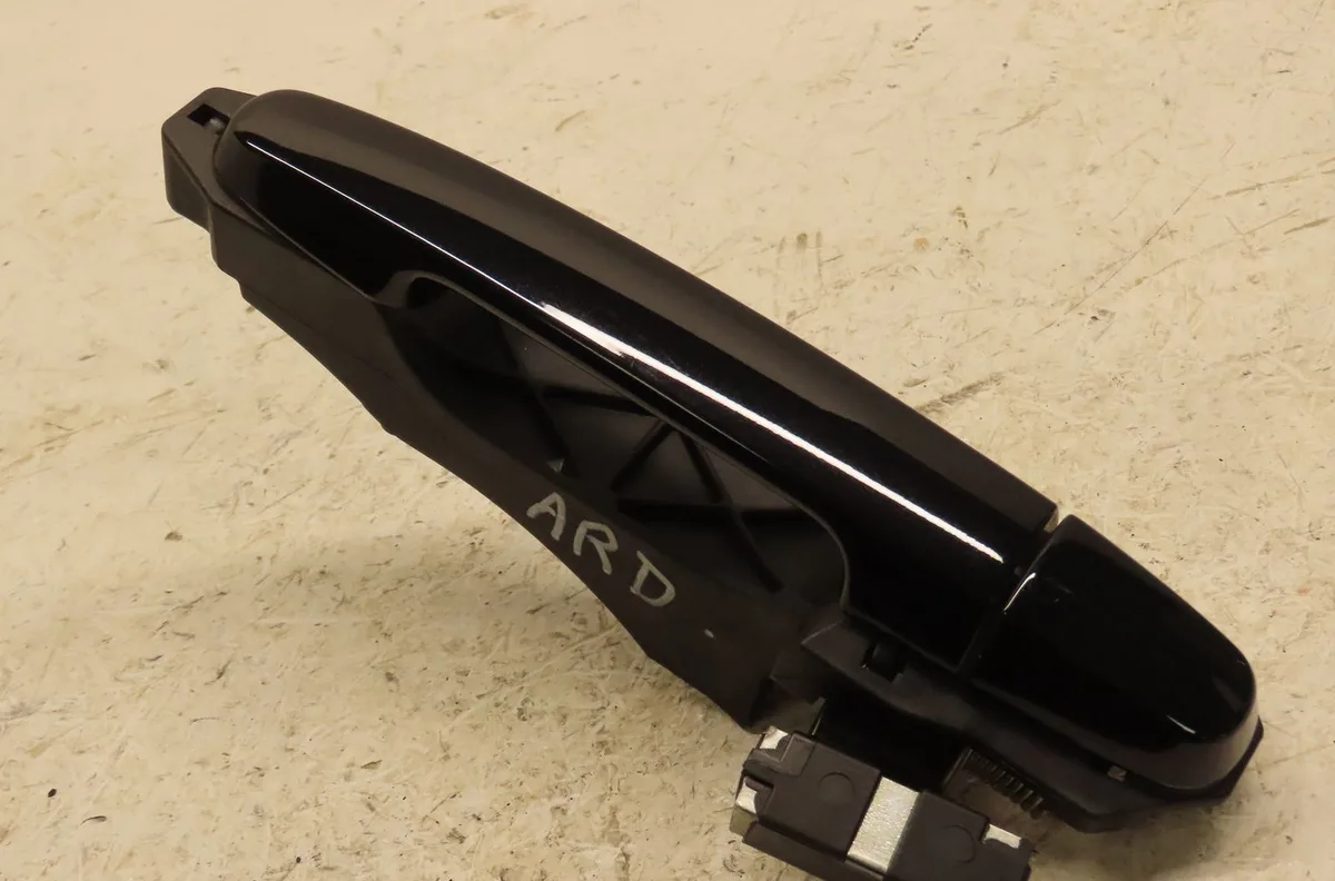 Poignee ext porte ard Toyota AYGO (_B4_) 1.0 (kgb40) (2014) occasion