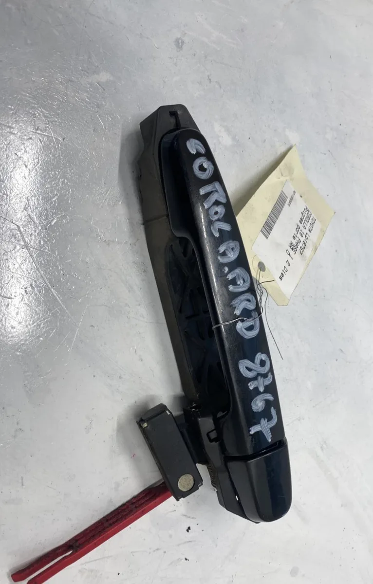 Poignee ext porte ard Toyota COROLLA (_E12_) 2.0 d-4d (cde120r_, cde120l_) (2002-2006) occasion