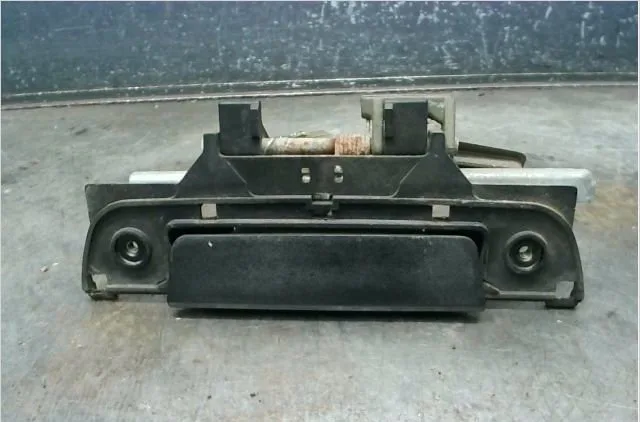 Poignee ext porte arg Bmw 5 (E34) 525 i 24v (1990-1995) occasion