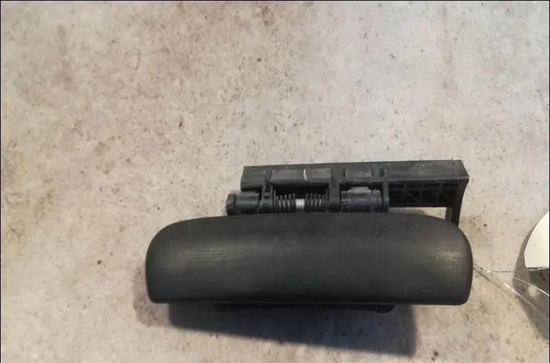 Poignee ext porte arg Citroen XSARA PICASSO (N68) 1.6 hdi (2004-2011) 5 portes occasion