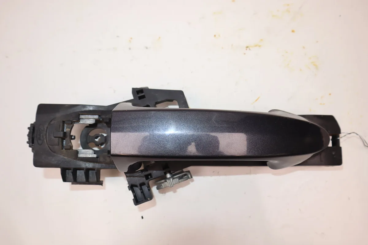 Poignee ext porte arg Ford FIESTA VI (CB1, CCN) 1.4 tdci (2010-2012) 3 portes occasion