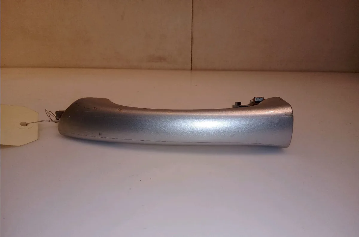Poignee ext porte arg Mercedes-benz CLASSE E (W211) E 200 cdi (211.004) (2002-2008) occasion