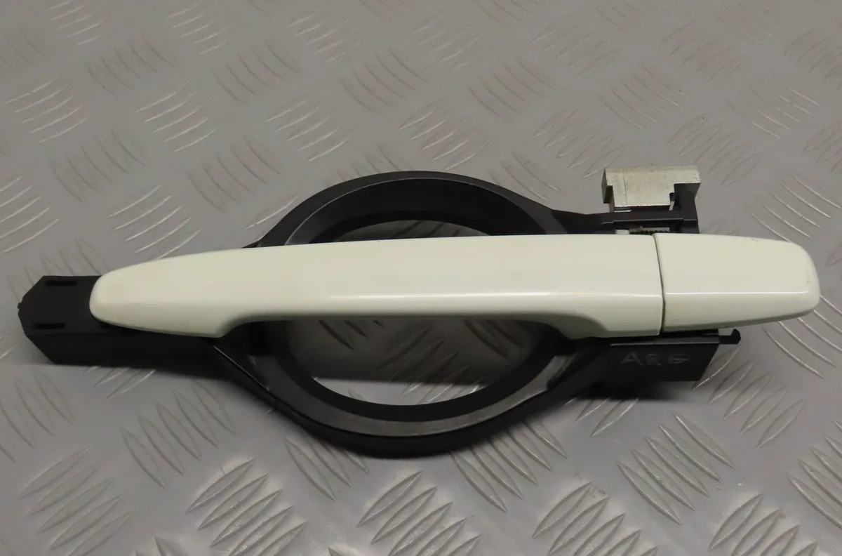 Poignee ext porte arg Mitsubishi ASX (GA_W_) 1.8 di-d (ga6w) (2010) occasion