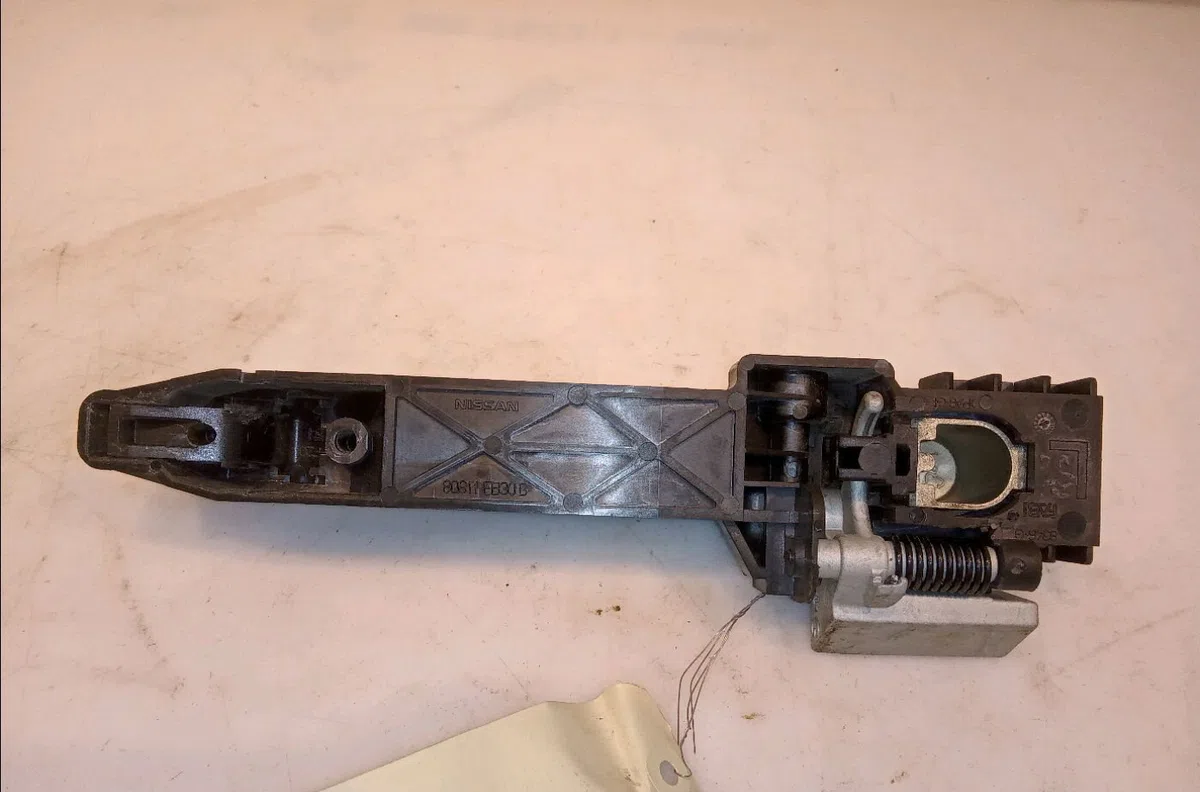 Poignee ext porte arg Nissan QASHQAI - QASHQAI 2 I (J10, NJ10, JJ10E) 1.5 dci (2010-2013) 5 portes occasion
