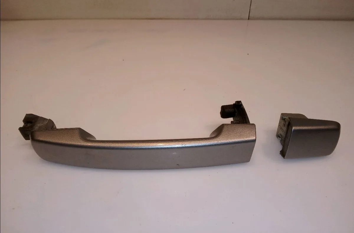 Poignee ext porte arg Nissan QASHQAI - QASHQAI 2 I (J10, NJ10, JJ10E) 2.0 dci (2007-2013) occasion