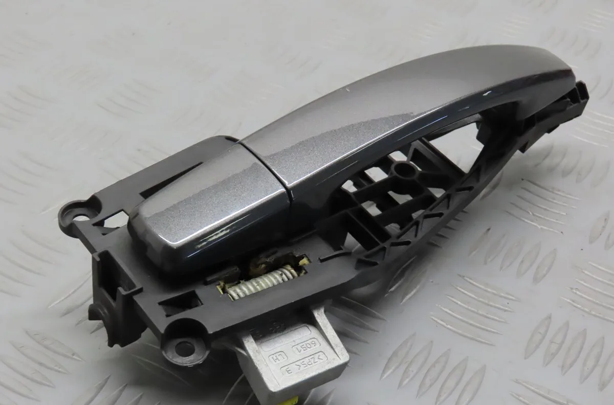 Poignee ext porte arg Opel CORSA D (S07) 1.3 cdti (l08, l68) (2006-2014) 5 portes occasion