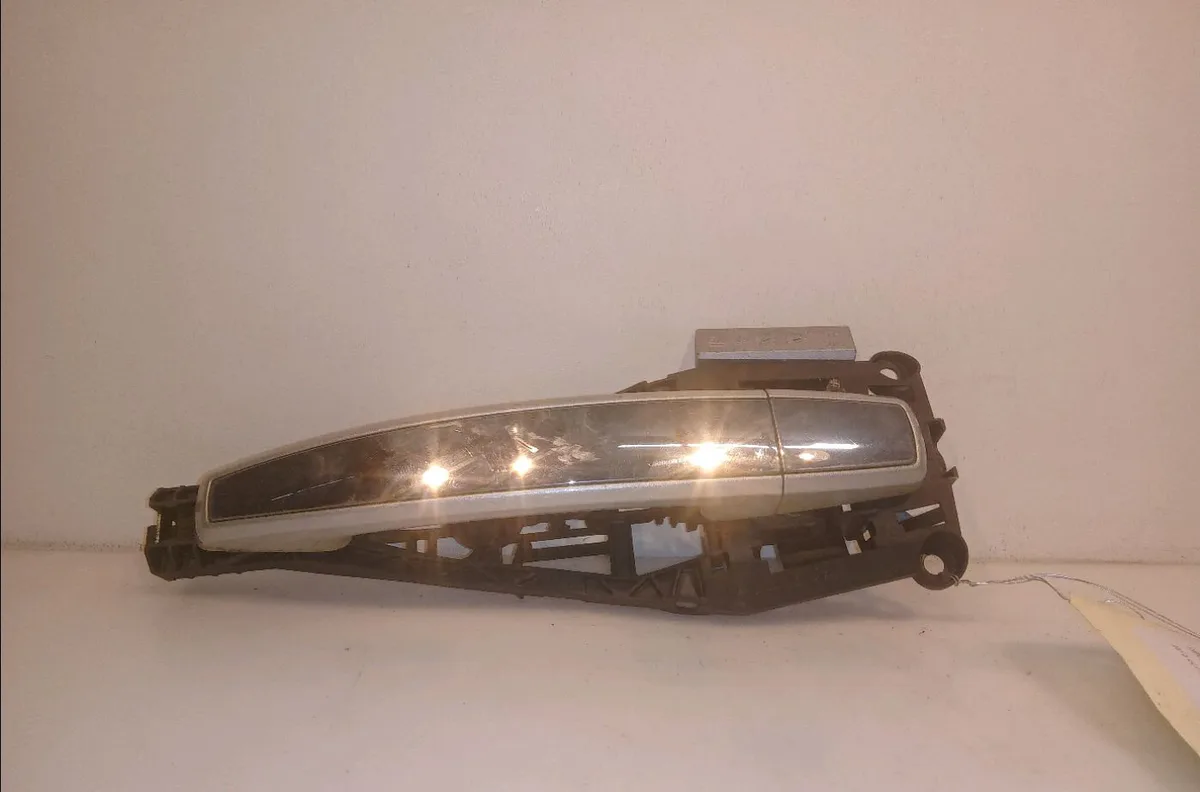 Poignee ext porte arg Opel INSIGNIA A (G09) 2.0 cdti (68) (2008-2017) occasion