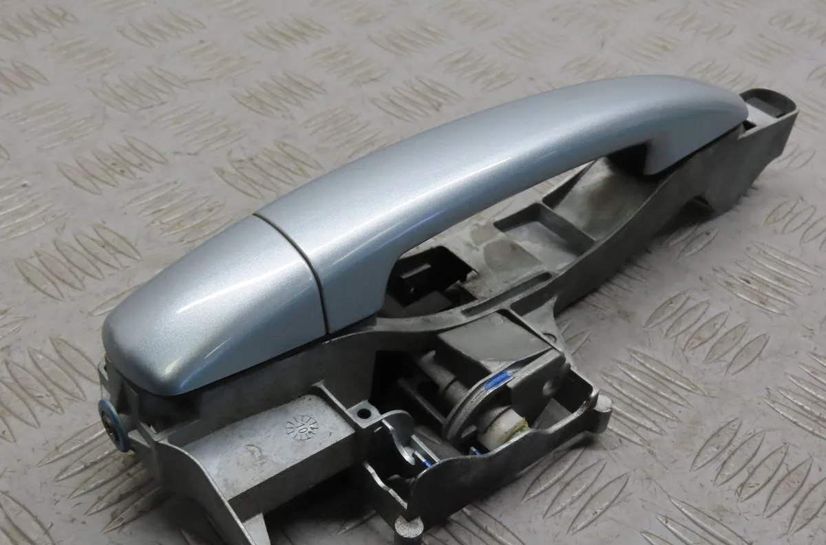 Poignee ext porte arg Peugeot 207 SW (WK_) 1.6 hdi (2007-2012) 5 portes occasion