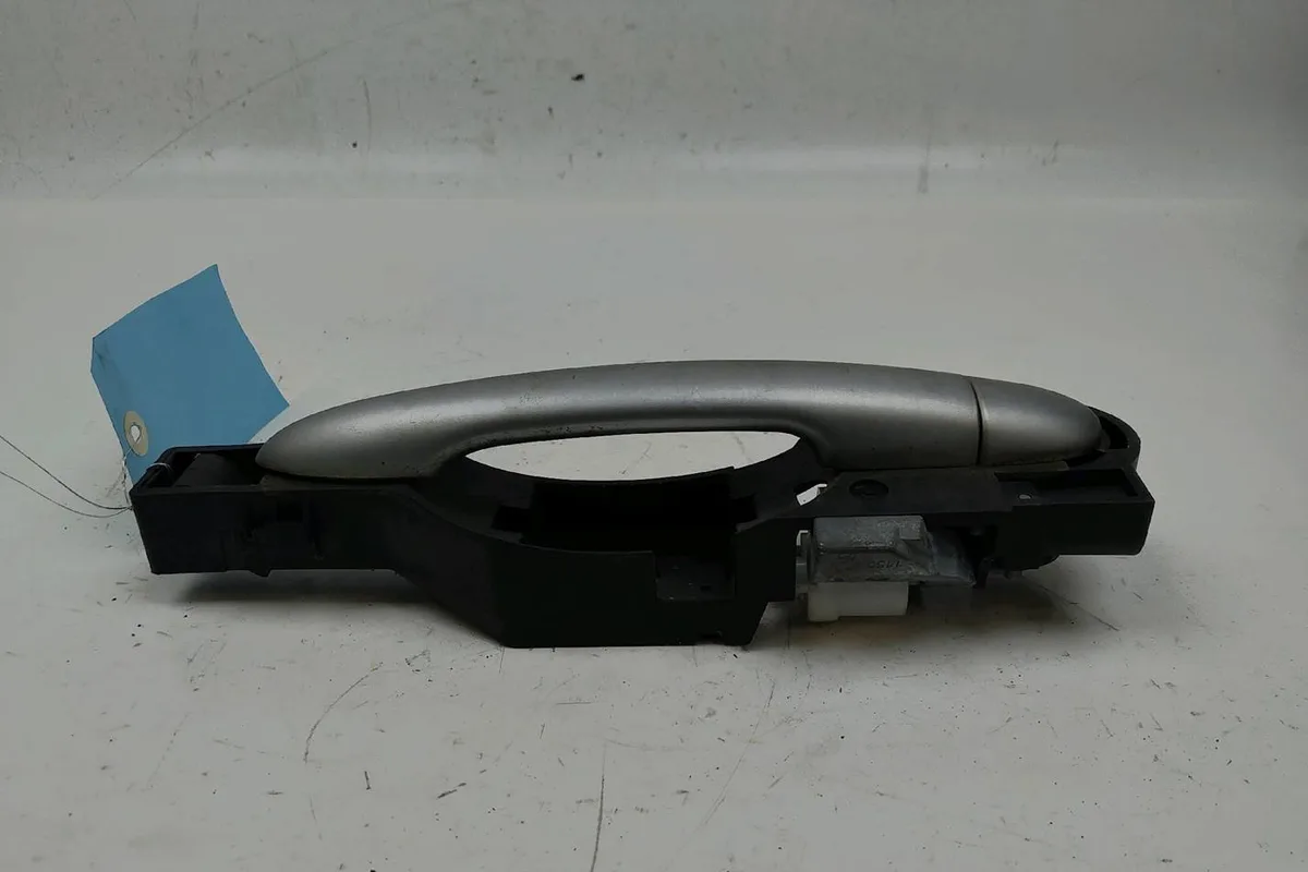 Poignee ext porte arg Renault CLIO III (BR0-1, CR0-1) 1.5 dci (c-br0g, c-br1g) (2005-2012) 5 portes occasion