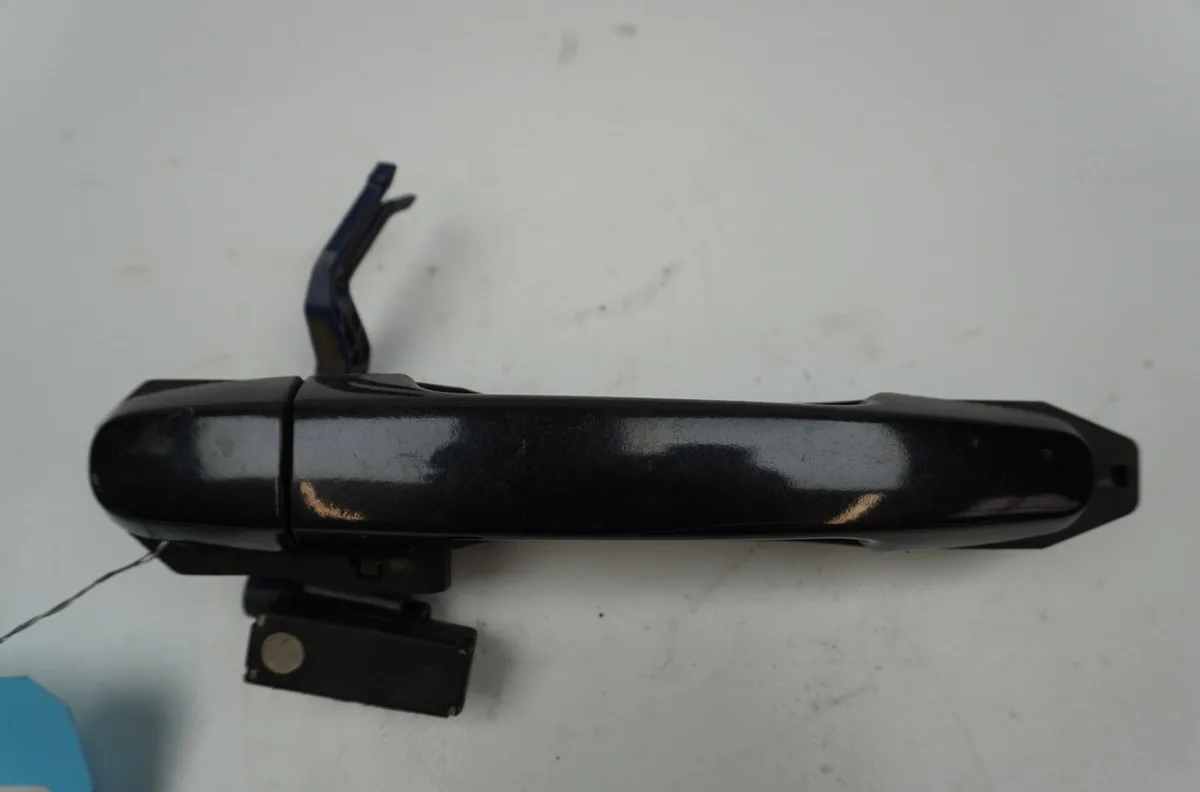 Poignee ext porte arg Toyota COROLLA Verso (ZER_, ZZE12_, R1_) 2.2 d-4d (aur10_) (2005-2009) 5 portes occasion