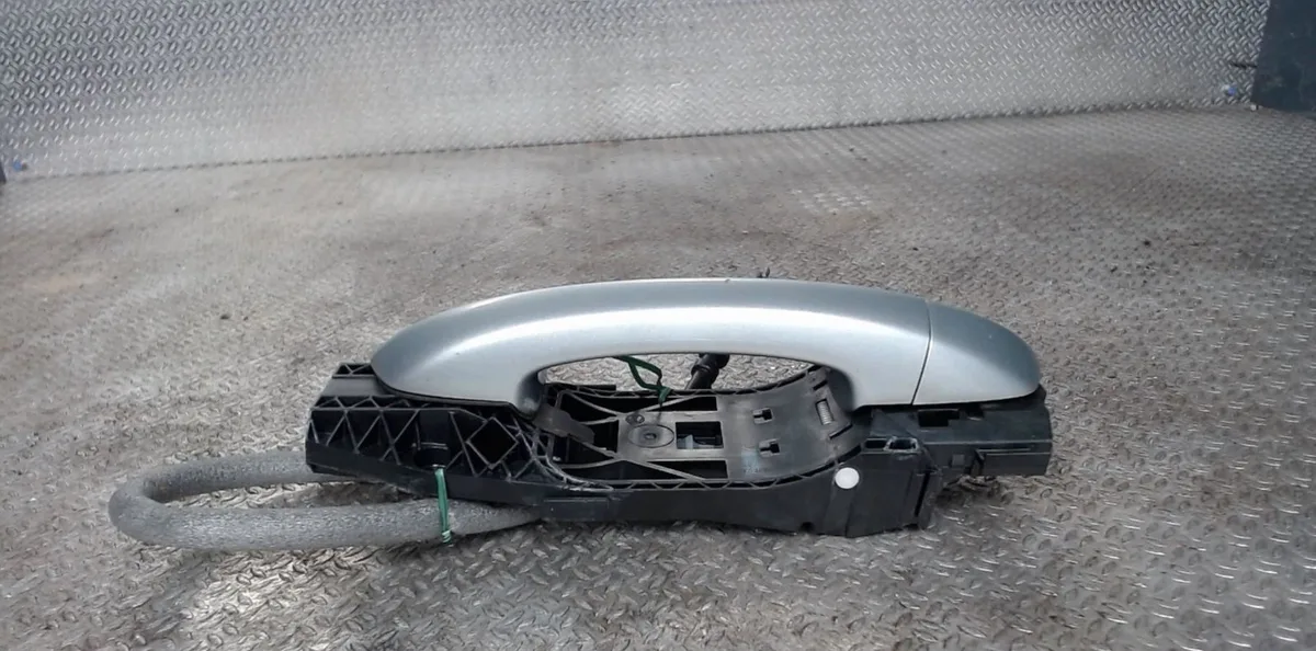 Poignee ext porte arg VOLKSWAGEN GOLF 6 GOLF 6 occasion
