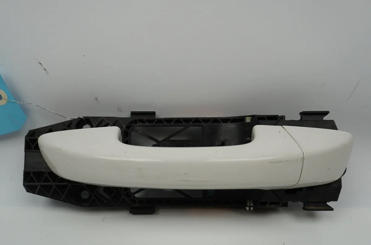 Poignee ext porte arg Volkswagen GOLF VI (5K1) 1.6 tdi (2009-2012) 5 portes occasion