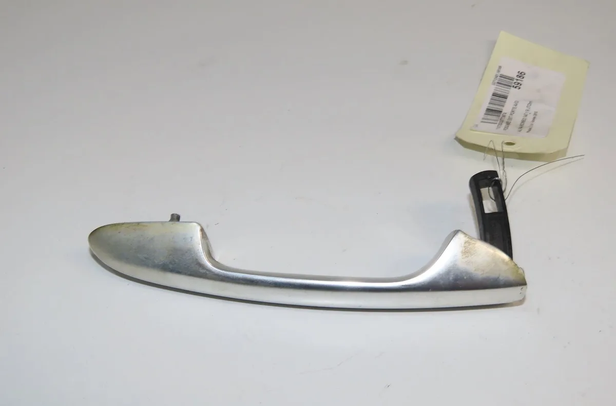Poignee ext porte avd Alfa romeo 147 (937_) 1.9 jtdm 8v (937.axd1a, 937.axu1a, 937.bxu1a) (2005-2010) occasion
