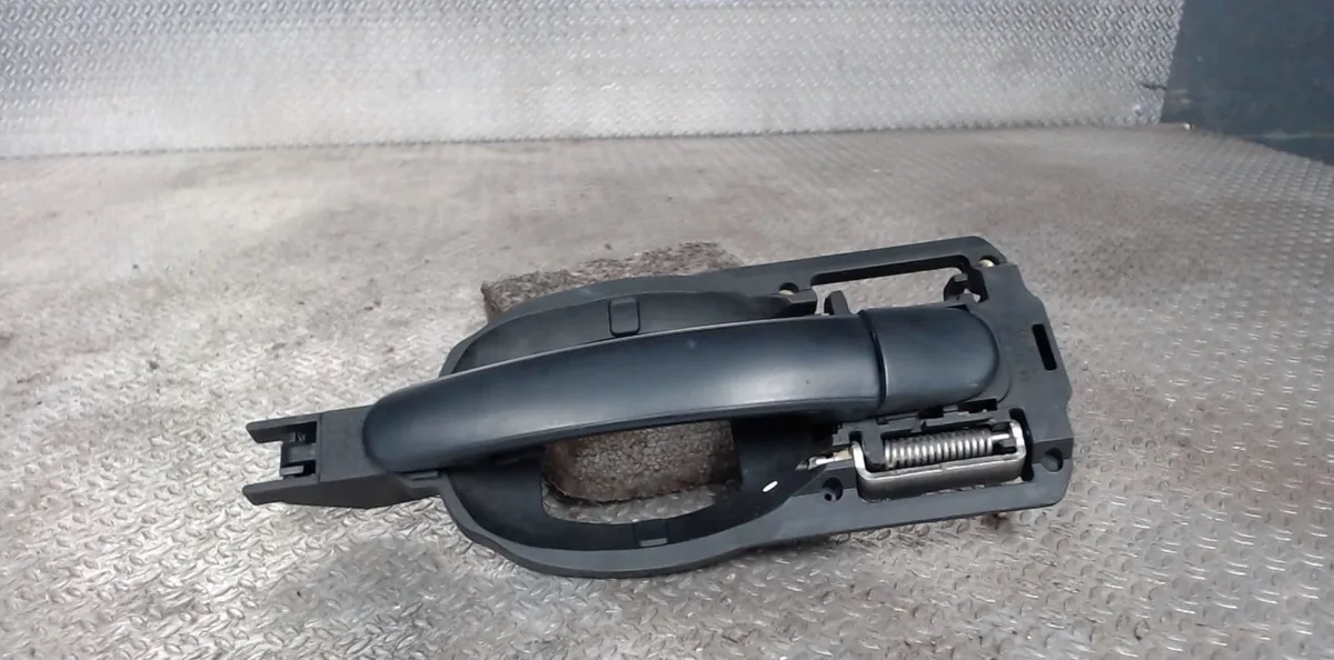 Poignee ext porte avd Audi A2 (8Z0) 1.4 (2000-2005) 5 portes occasion