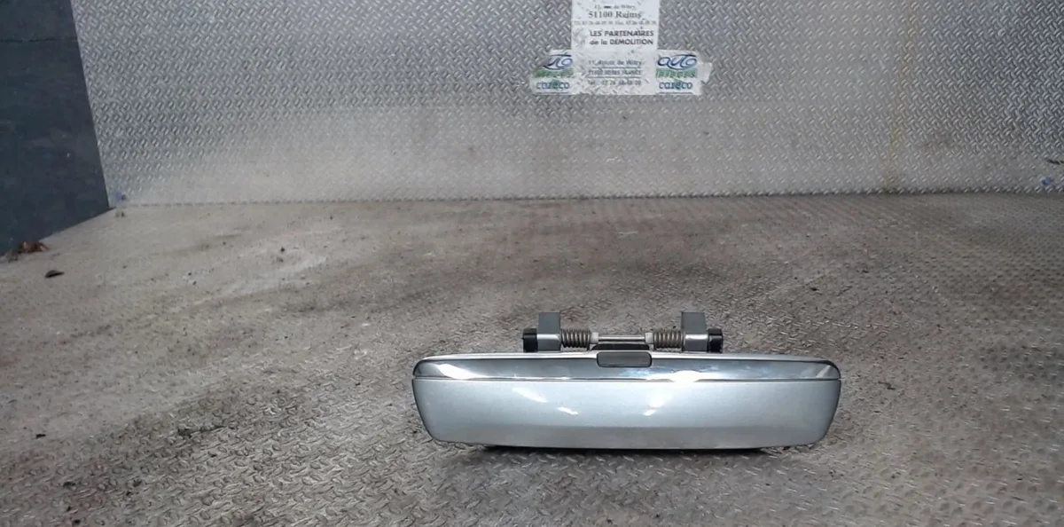 Poignee ext porte avd Audi A8 D3 (4E2, 4E8) 4.2 tdi quattro (2005-2005) occasion