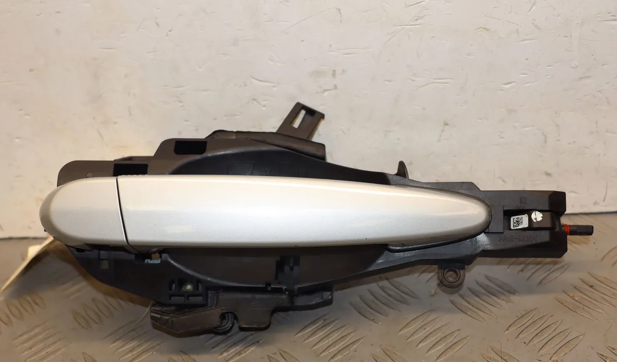 Poignee ext porte avd Bmw X3 (F25) Xdrive 20 d (2010-2014) occasion