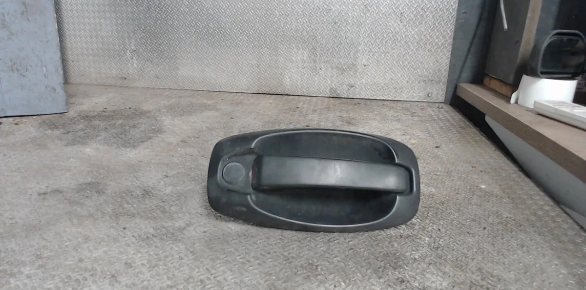 Poignee ext porte avd Citroen NEMO Monospace 1.4 hdi (2009) 5 portes occasion