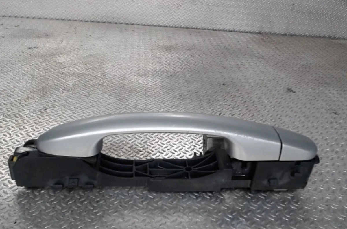 Poignee ext porte avd FORD KA 2  KA 2 PHASE 2 occasion