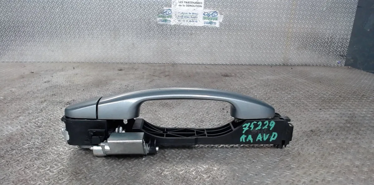 Poignee ext porte avd Ford KA (RU8) 1.2 (2008-2016) 3 portes occasion