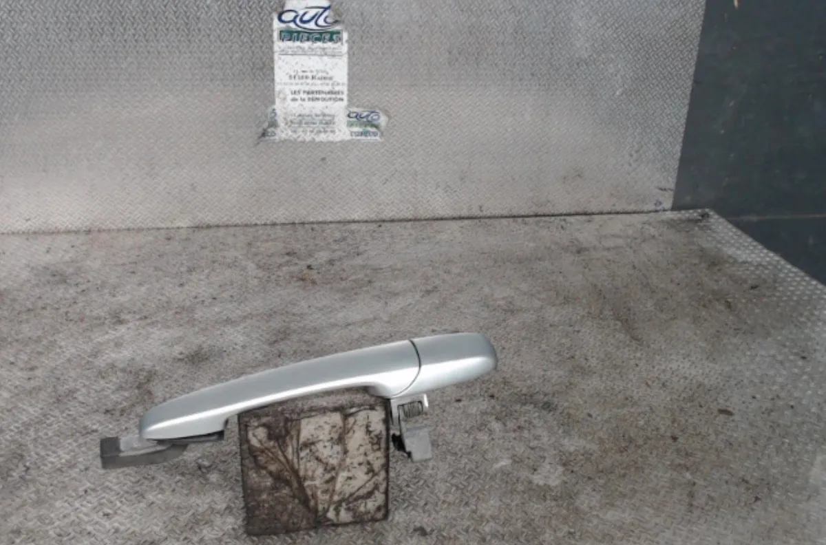 Poignee ext porte avd MAZDA 5 1 PHASE 1 MONOSPACE occasion