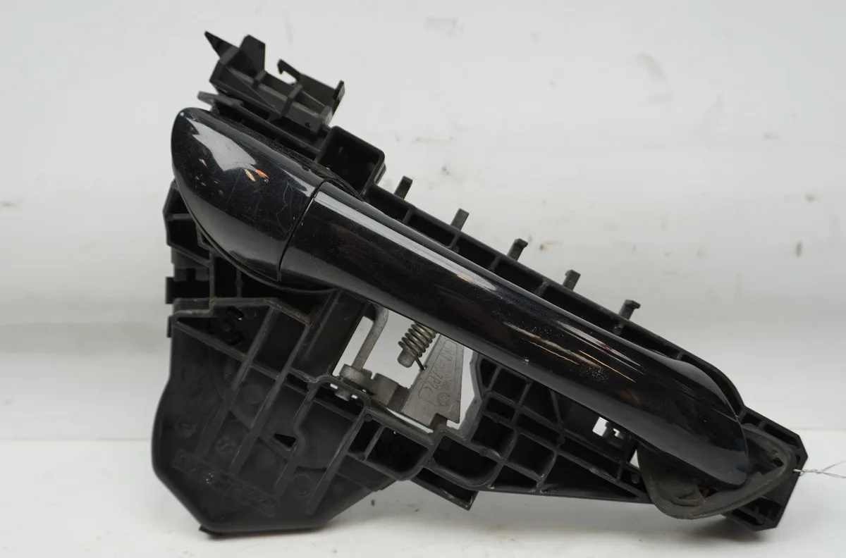 Poignee ext porte avd Mercedes-benz CLASSE B Sports Tourer (W245) B 200 (245.233) (2005-2011) occasion