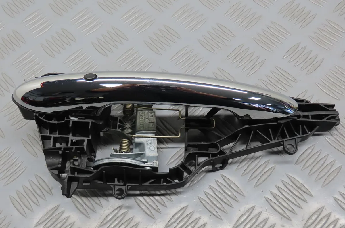 Poignee ext porte avd Mini MINI (F55) Cooper (2013) occasion