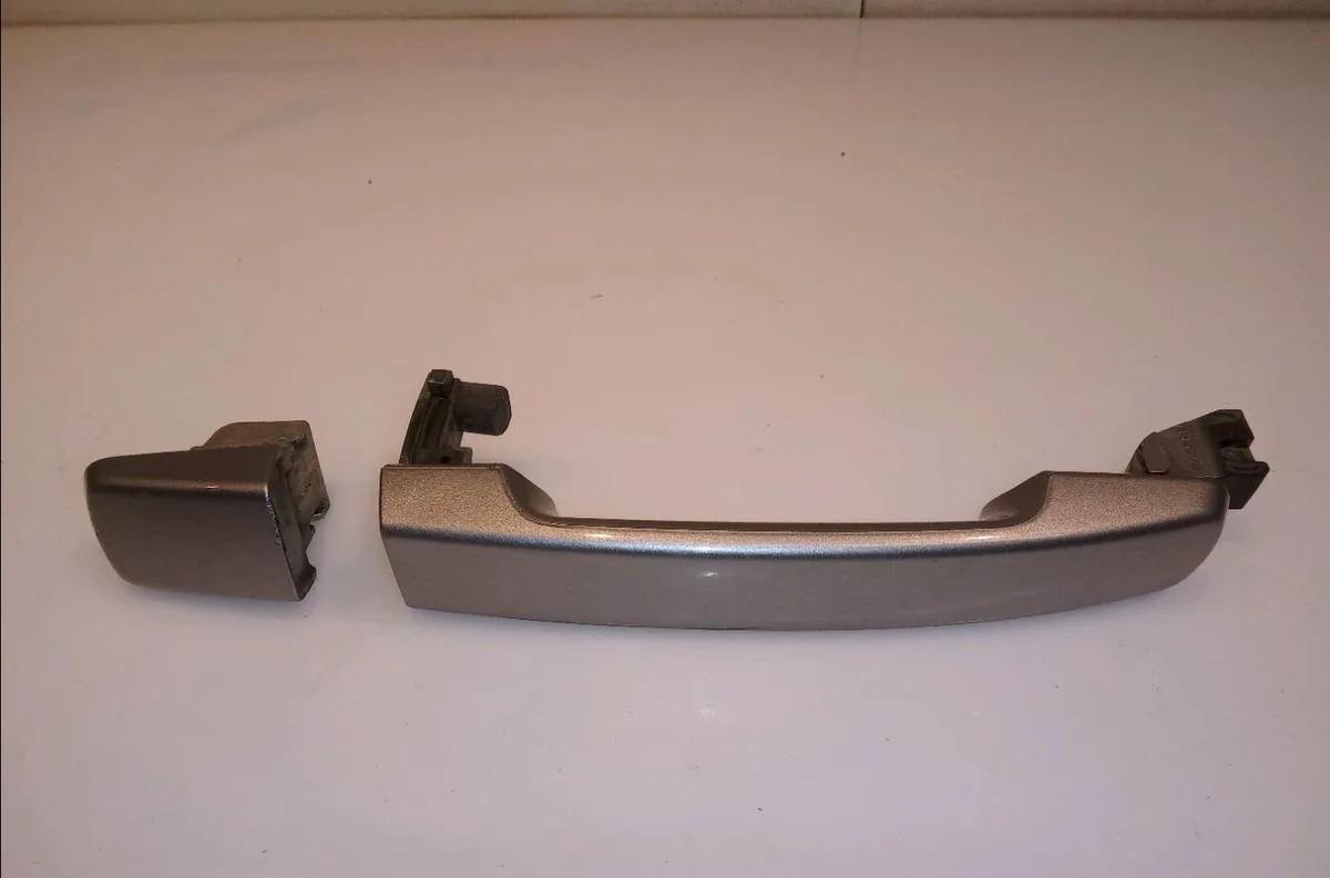 Poignee ext porte avd Nissan QASHQAI - QASHQAI 2 I (J10, NJ10, JJ10E) 2.0 dci (2007-2013) occasion
