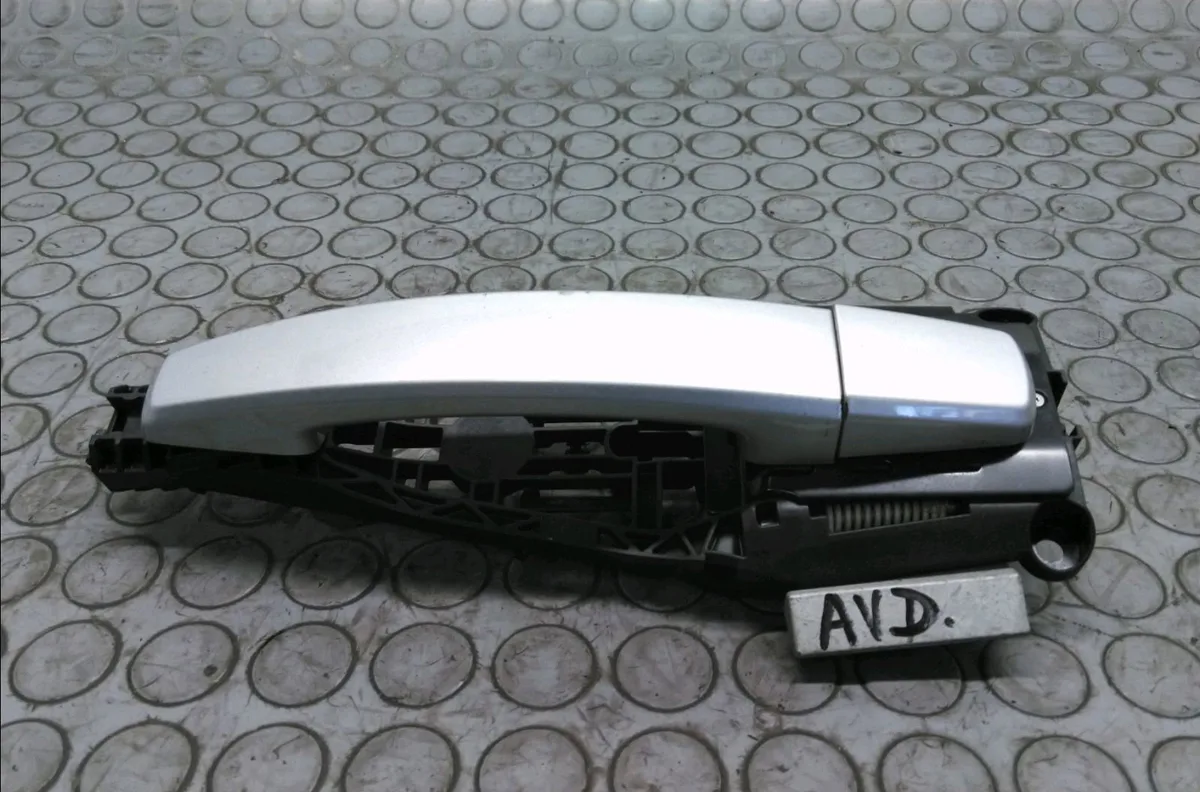 Poignee ext porte avd Opel ASTRA J Sports Tourer (P10) 1.7 cdti (35) (2010-2015) occasion