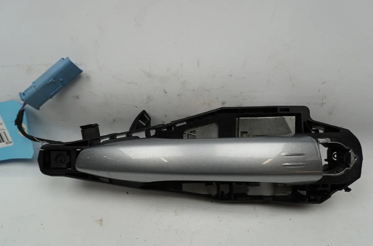 Poignee ext porte avd Peugeot 3008 SUV (MC_, MR_, MJ_, M4_) 1.2 thp- puretech 130 (mrhnsm, mrhnsu, mrhnsj, mrhnyw,... (2