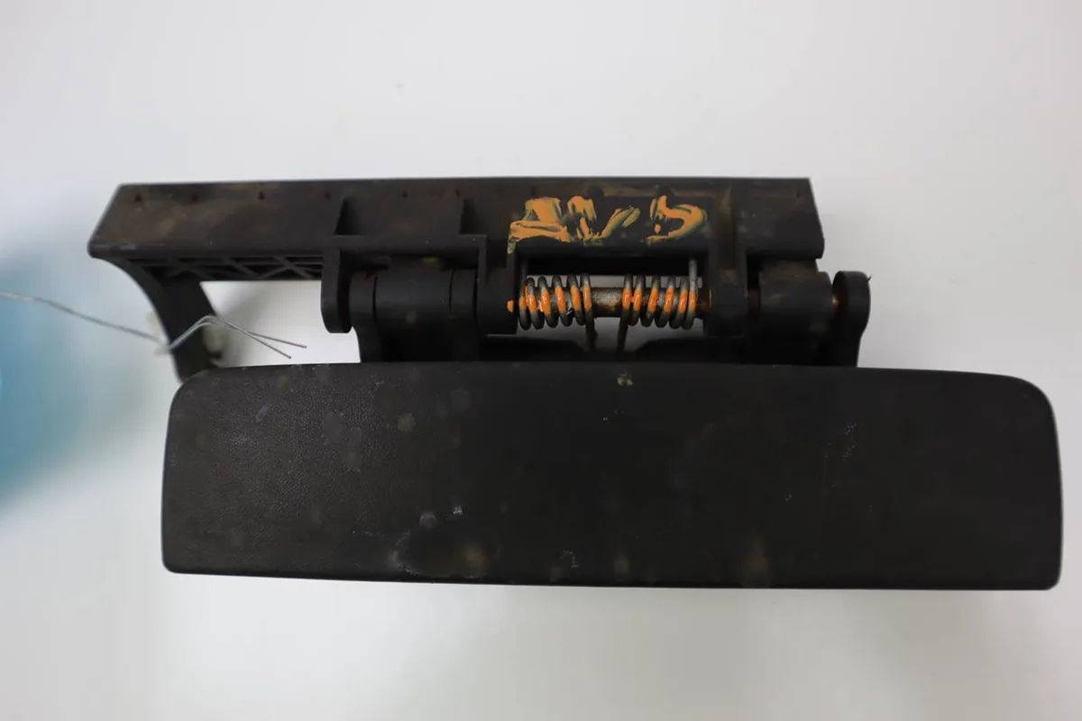 Poignee ext porte avd Peugeot 306 3-5 portes (7A, 7C, N3, N5) 1.6 (1993-2000) occasion
