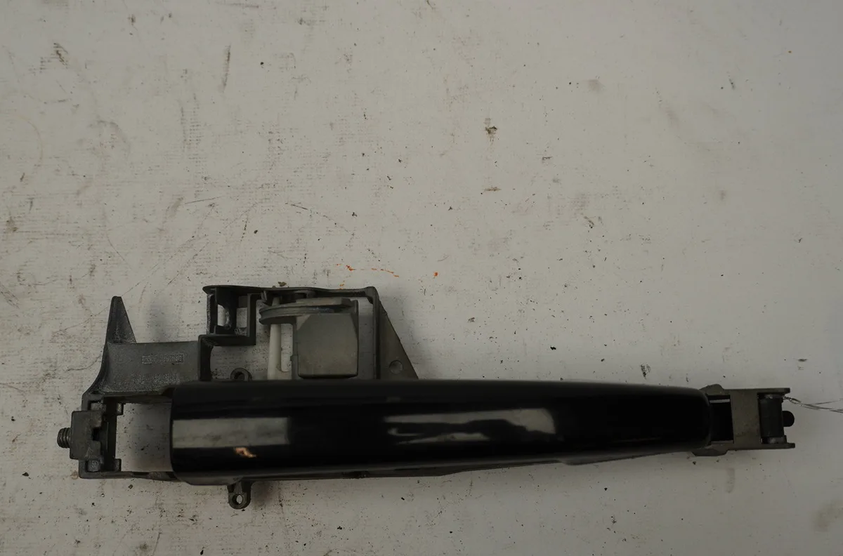 Poignee ext porte avd Peugeot 5008 (0U_, 0E_) 1.6 hdi (2010-2017) 5 portes occasion