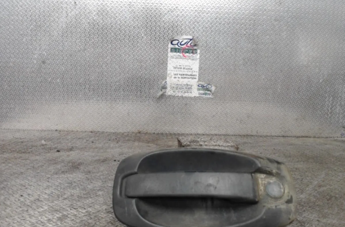 Poignee ext porte avd PEUGEOT BIPPER  BIPPER occasion